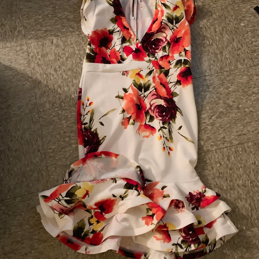 Floral dress with ruffles